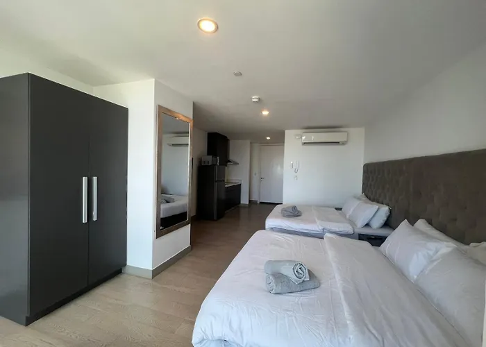 酒店 Century Spire Residences By Season Staycation 4*