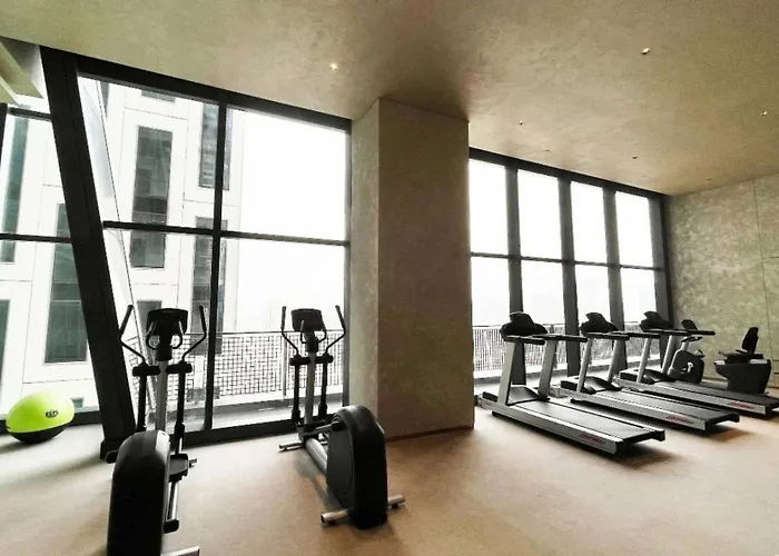 Century Spire Residences By Season Staycation 酒店 4*